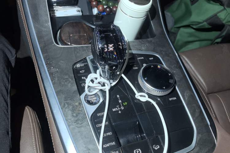 Used BMW X5 2019 xDrive40i Luxury Model with M Sport Package Gear Lever