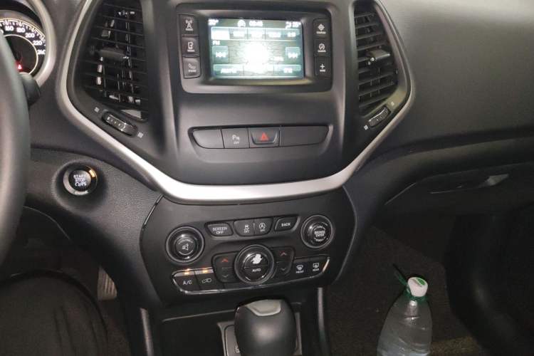 Used Jeep Cherokee 2016 2.4L Leading Edition