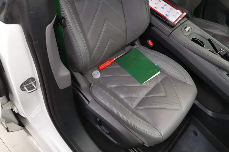 Used Zeekr 001 2023 WE Edition 100 kWh Right Front Seat