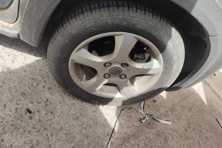 Used Suzuki Wagon R X5 2013 Revised Version 1.4L VVT Cruise Edition Right Front Wheel Hub