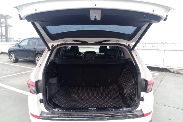 Used Skoda Kodiaq 2018 Facelifted TSI330 5-Seater Two-Wheel-Drive Luxury Enjoyment Edition