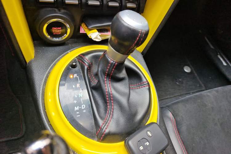 Used Toyota 86 2013 2.0L Automatic Luxury Version Gear Lever