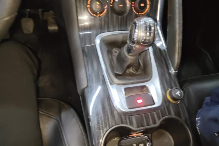 Used Peugeot 3008 2013 2.0L Manual Classic Edition
