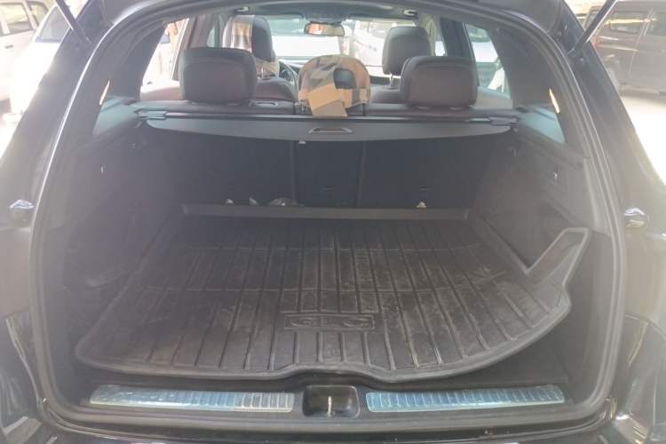 Used Mercedes-Benz GLC 2017 GLC 260 4MATIC Luxury Model
