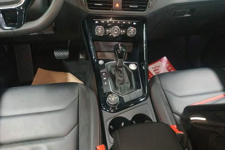 Used Volkswagen Tayron 2019 330TSI All-Wheel-Drive Luxury Plus Model China VI Standard Gear Lever