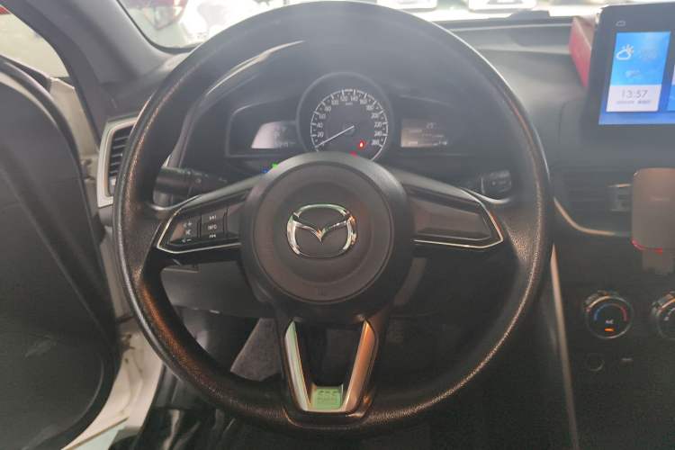 Used Mazda CX-4 2018 2.0L Automatic Two-Wheel Drive Blue Sky Dynamic Version China V Standard Steering Wheel