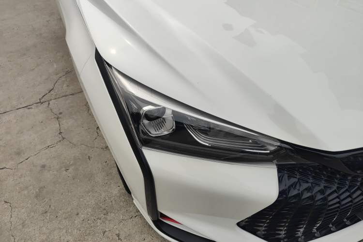 Used Dongfeng Aeolus Yixuan 2021 230T Automatic Chasing Shadow Edition Right Front Headlight