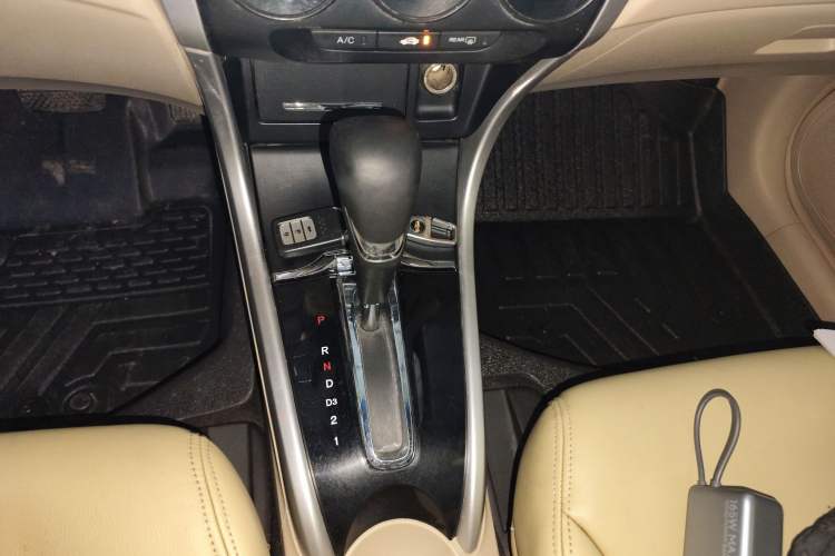 Used Honda Crider 2013 1.8L automatic luxury edition
