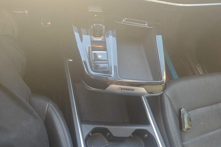 Used Volkswagen Talagon 2023 Facelift 380TSI All-Wheel Drive Luxury Jiajing Pro Version with 7 Seats Gear Lever