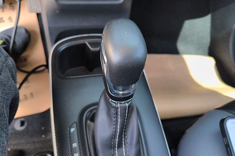 Used Roewe Clever 2022 311km QiQi BoBo Edition Gear Lever