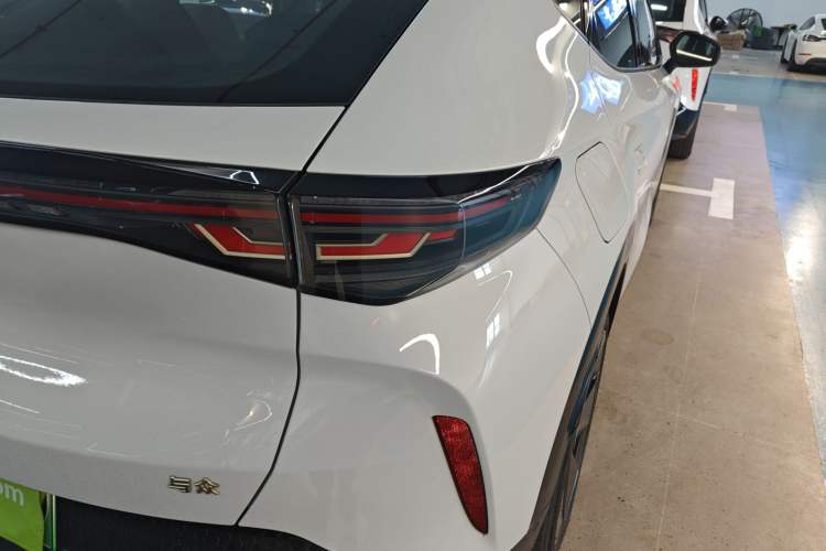 Used Volkswagen ID.UNYX 2024 Pro Long-Range Version
