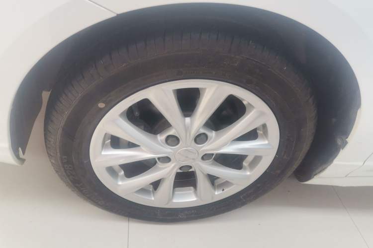 Used Roewe i5 2020 1.5L Automatic 4G Connected Linghao Edition