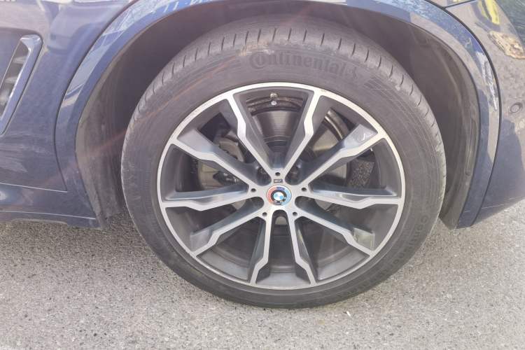 Used BMW X3 2020 xDrive30i Luxury Model with M Sport Package Right Front Wheel Hub