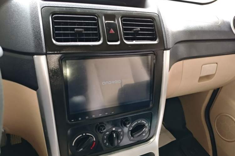 Used CHANGAN KAICHENG Ruixing M70 2017 1.5L Comfort Edition 6-Seater Liftback Door DAM15DL Audio And AC Panel