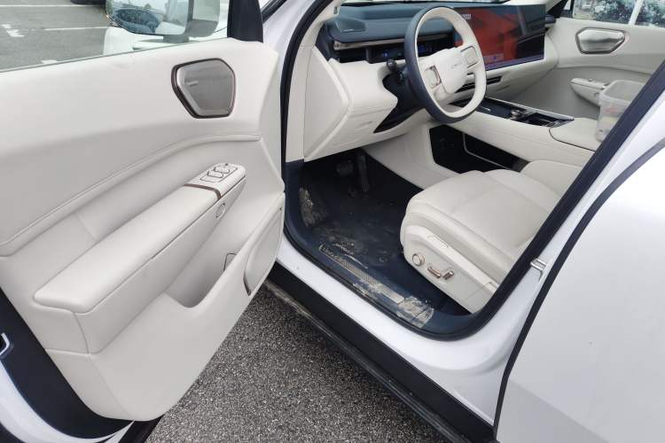 Used Lynk & Co 900 2025 2.0T Ultra
