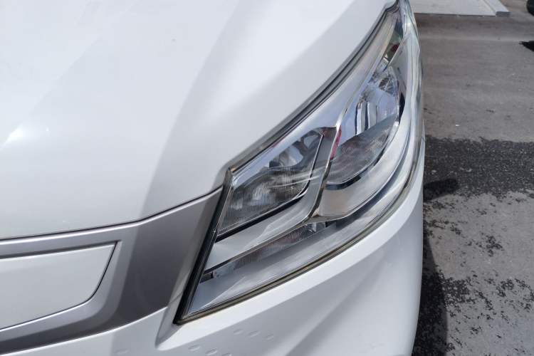 Used SAIC MAXUS EV30 2023 Pure-Electric Smart Logistics Expert with Long Wheelbase Guoxuan