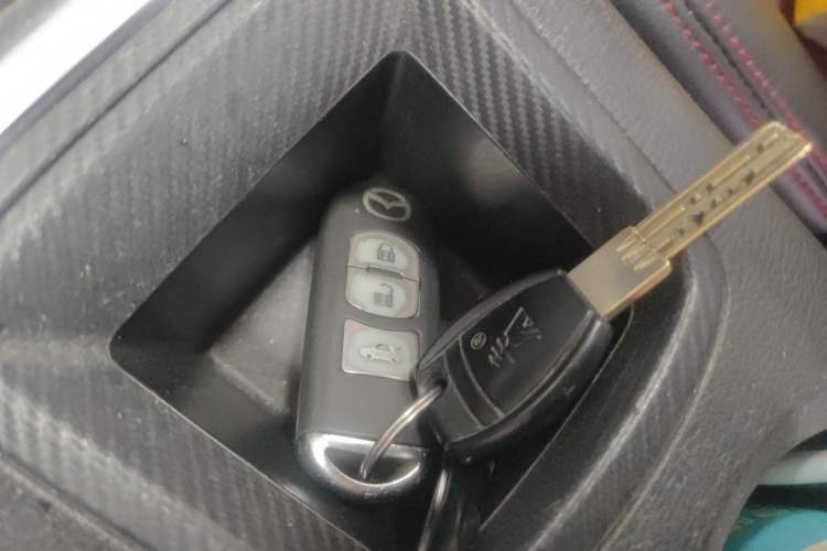 Used Mazda 3 Axela 2016 Sedan 1.5L Automatic Comfort Model
