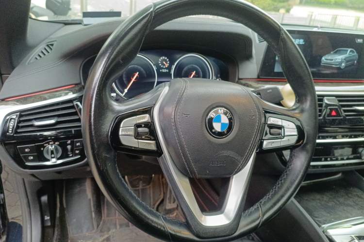 Used BMW 5 Series 2018 525Li M Sport Package