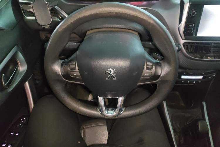 Used Peugeot 2008 2014 1.6L Manual Fashion Edition Steering Wheel
