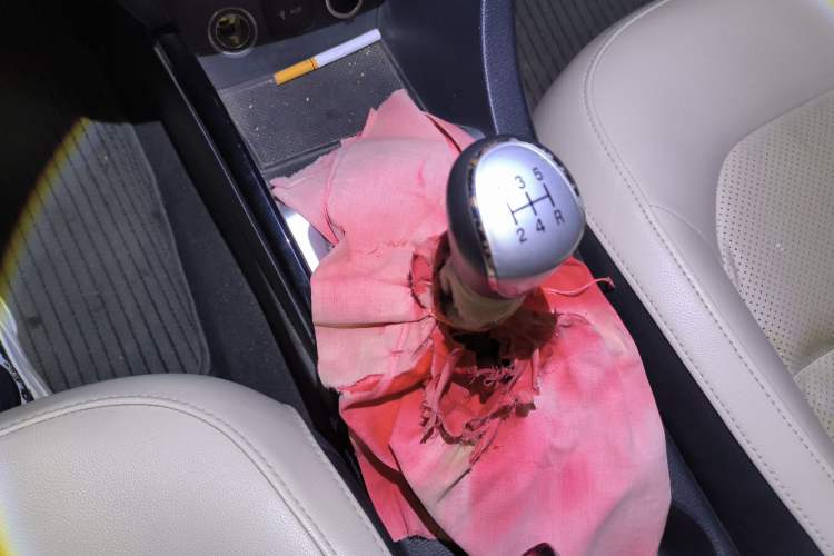 Used CHANGAN Alsvin V7 2015 1.6L Manual Enjoyment Model China IV Standard Gear Lever