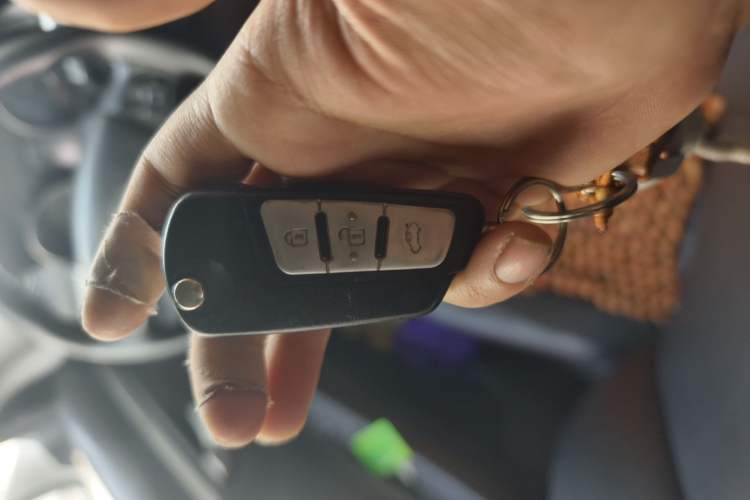 Used Bestune B50 2016 1.6L manual Comfort trim level Vehicle Key