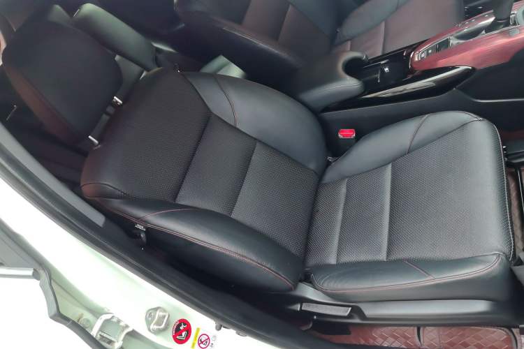 Used Honda XR-V 2015 1.8L VTi CVT Luxury Edition Right Front Seat