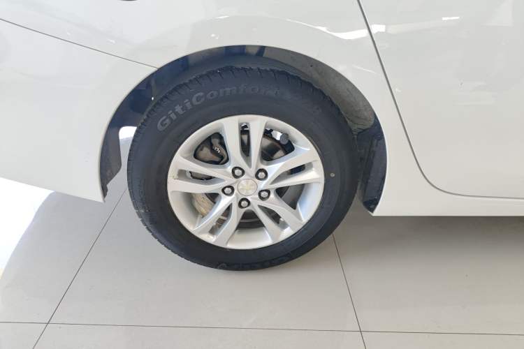 Used Chevrolet Cavalier 2019 320 Automatic Xinyue Edition Right Rear Wheel Hub