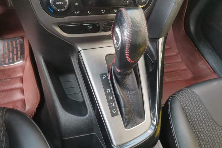 Used Ford Focus 2012 Hatchback 1.6L Automatic Fashion Edition Gear Lever