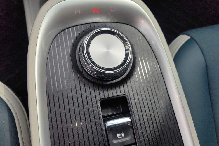 Used ORA Good Cat 2022 Morandi Edition 400km Standard Range Luxury Version Lithium Iron Phosphate
