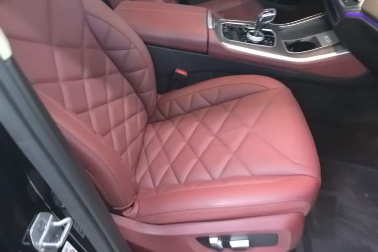 Used BMW X5 2022 Restyled xDrive 30Li Luxury Version M Sport Package
