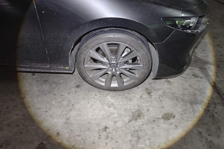 Used Mazda 3 Axela 2020 2.0L Automatic Zhiya Edition Right Front Wheel Hub