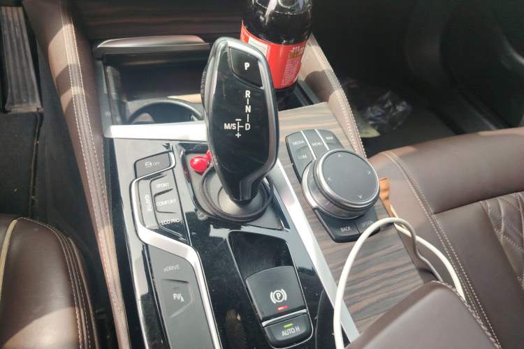 Used BMW 5 Series New Energy 2020 Mileage Upgrade Version 530Le Luxury Package Gear Lever