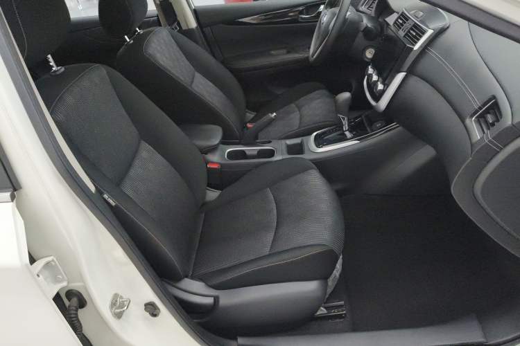 Used Nissan Tiida 2016 1.6L CVT Cool Dynamic Edition Right Front Seat