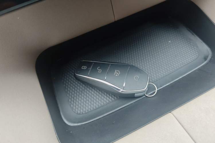 Used BYD Dolphin 2023 420 km Free Version Vehicle Key