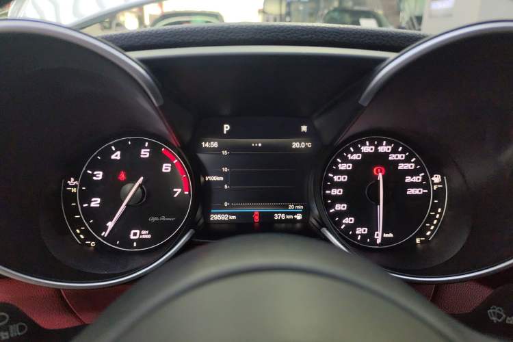 Used Alfa Romeo Giulia 2017 2.0T 200HP Luxury Edition
