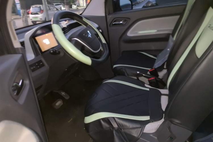 Used Wuling Hongguang MINIEV 2022 Macaron Premium Model – Lithium Ternary Battery