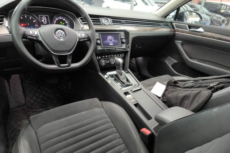 Used Volkswagen Magotan 2018 330TSI DSG Luxury Model
