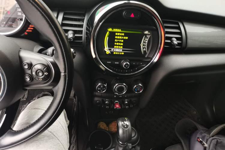 Used MINI 2015 1.5T COOPER Fun Five-Door Edition Audio And AC Panel