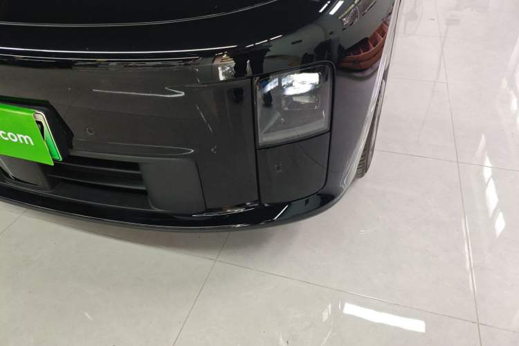 Used Li Auto Li Auto i6 2025 Model Four-Wheel-Drive Standard Type
