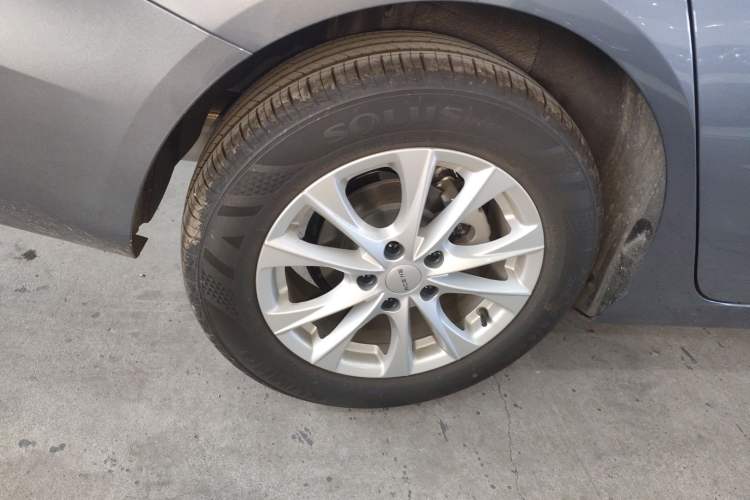 Used Roewe i5 2026 Model 1.5L Manual Comfort Version
