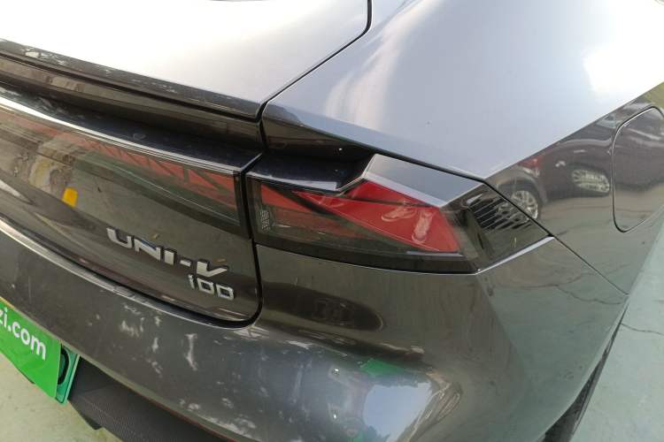 Used Changan UNI-V iDD 2023 ZhiDian iDD 1.5T 113km ZhiKu Model