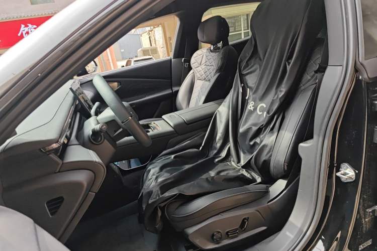 Used Lynk & Co 10 EM-P 2025 Model 240 Four-Wheel Drive Ultra
