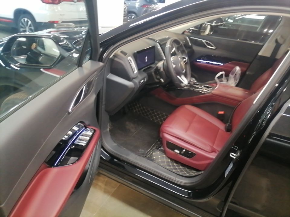 Hongqi HS3 PHEV 2025 Model 117km Jingwei Edition — снимка 18