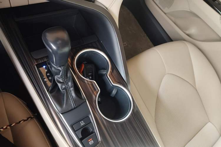 Used Toyota Camry 2019 Revised Version 2.0G Luxury Edition
