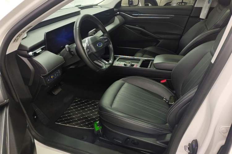 Used Ford Mondeo 2025 2.0T EcoBoost Luxury Version
