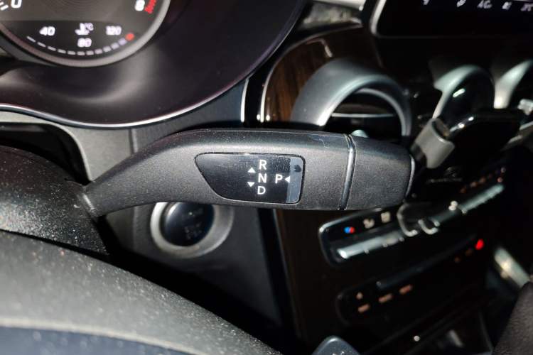 Used Mercedes-Benz GLC 2019 Facelift GLC 260 L 4MATIC Luxury Model Gear Lever