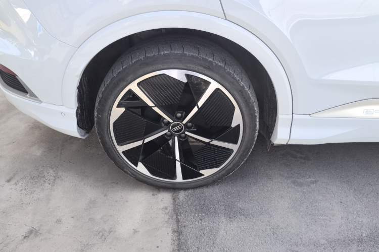 Used Audi Q4 e-tron 2022 50 e-tron quattro Creation Edition
