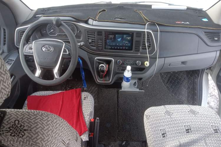 Used SAIC MAXUS Xintu V80 2021 2.0T Manual Classic Aoyuntong 127 PS Mid-axle Mid-roof 6/7/8/9-Seater