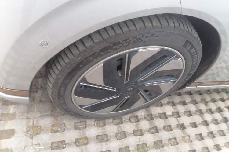 Used Dongfeng eπ eπ008 2025 210Max Range-Extended Version 5 Seats