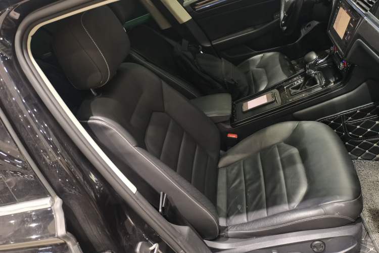 Used Volkswagen Phideon 2018 Revised Version 380TSI Two-Wheel Drive Business Edition
